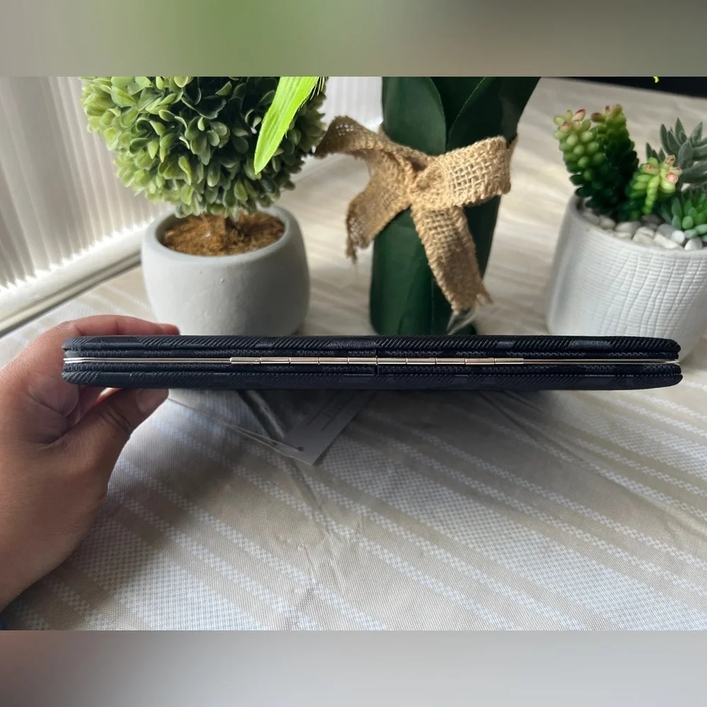 Black “G” Wallet/Clutch